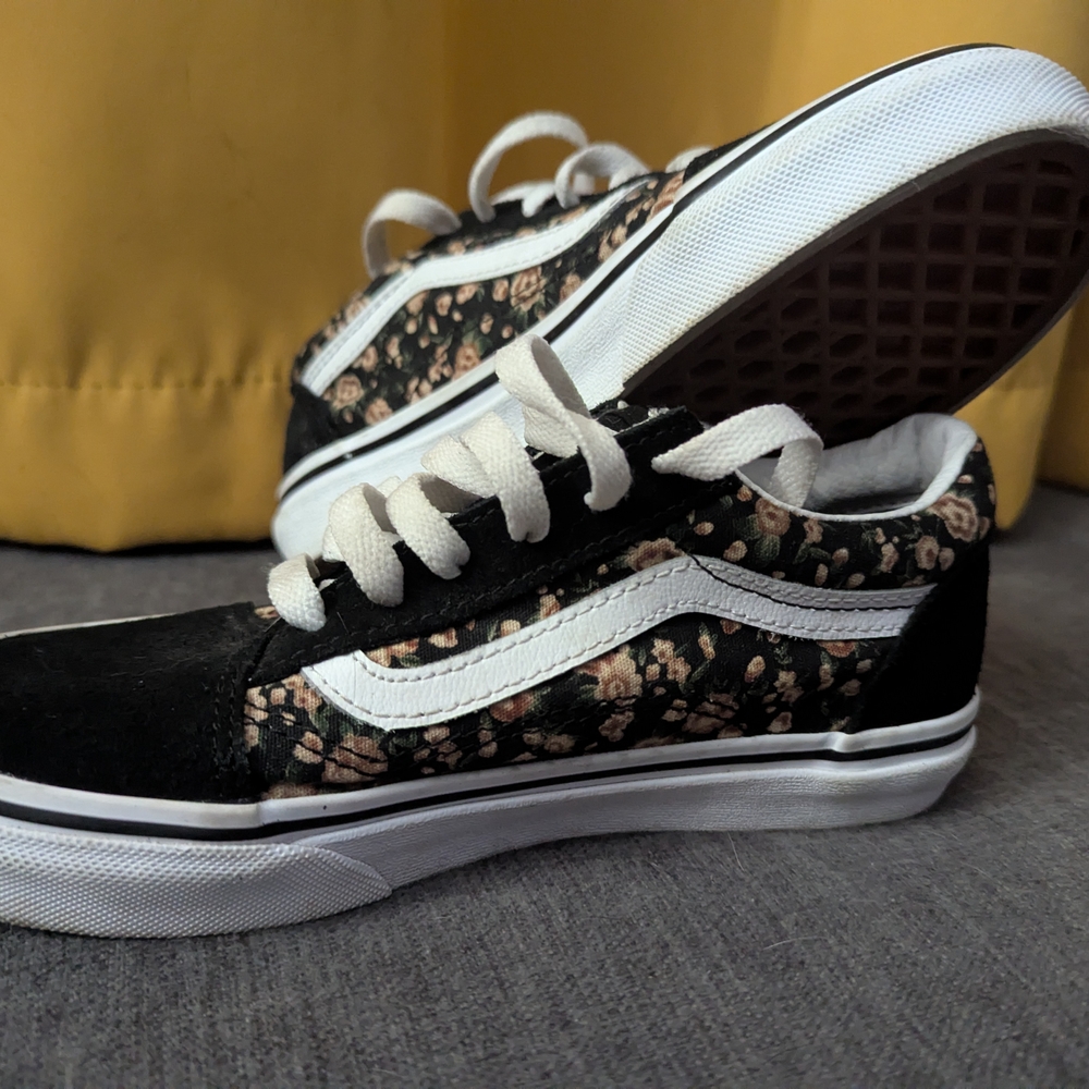 Vans Black Floral Sneakers - Picture 2 of 6